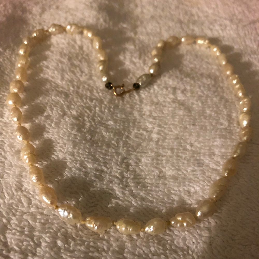 14k Gold White Pearl Necklace